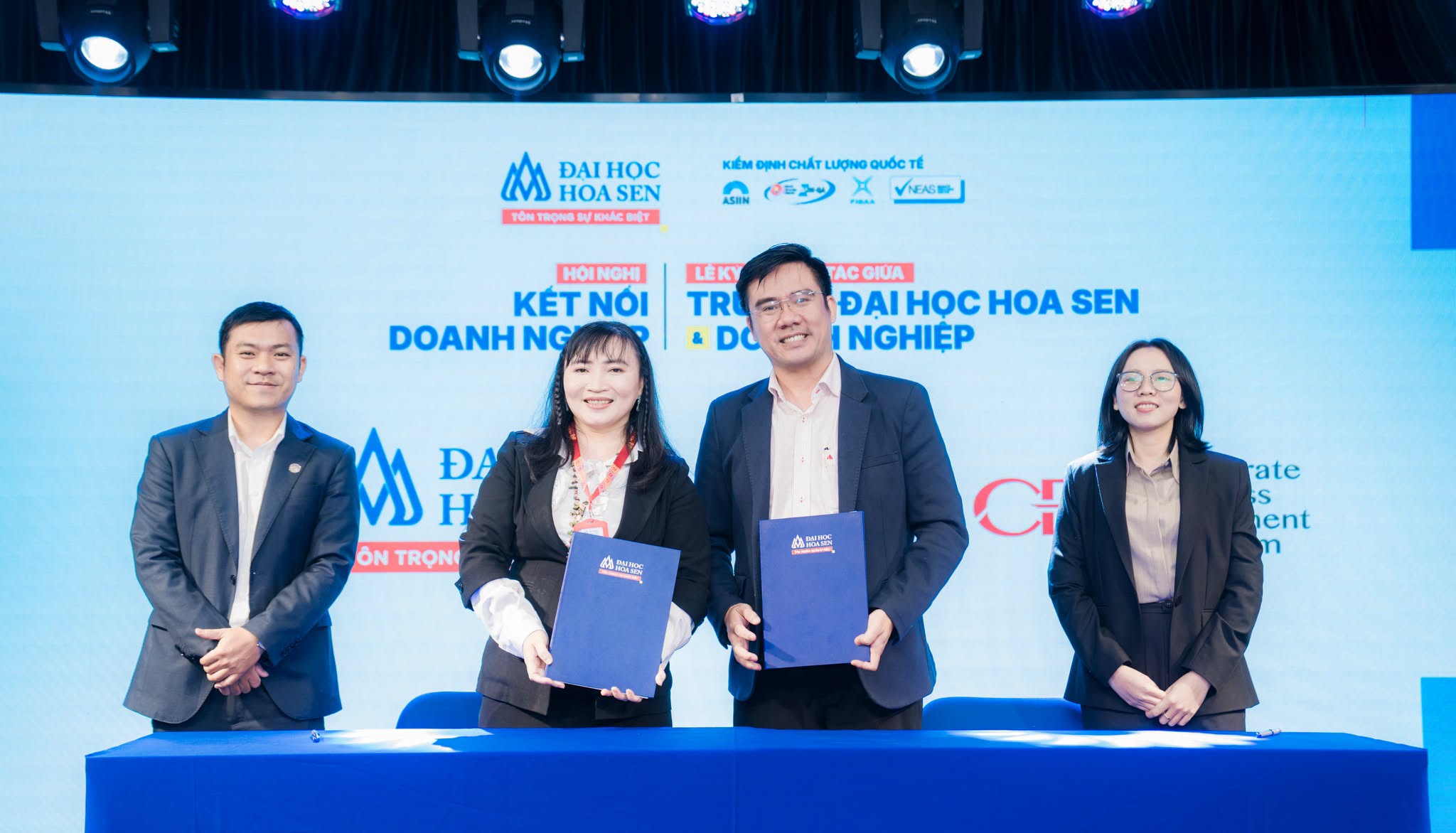 HSU ký kết MOU với 17 doanh nghiệp, mở rộng hệ sinh thái đào tạo