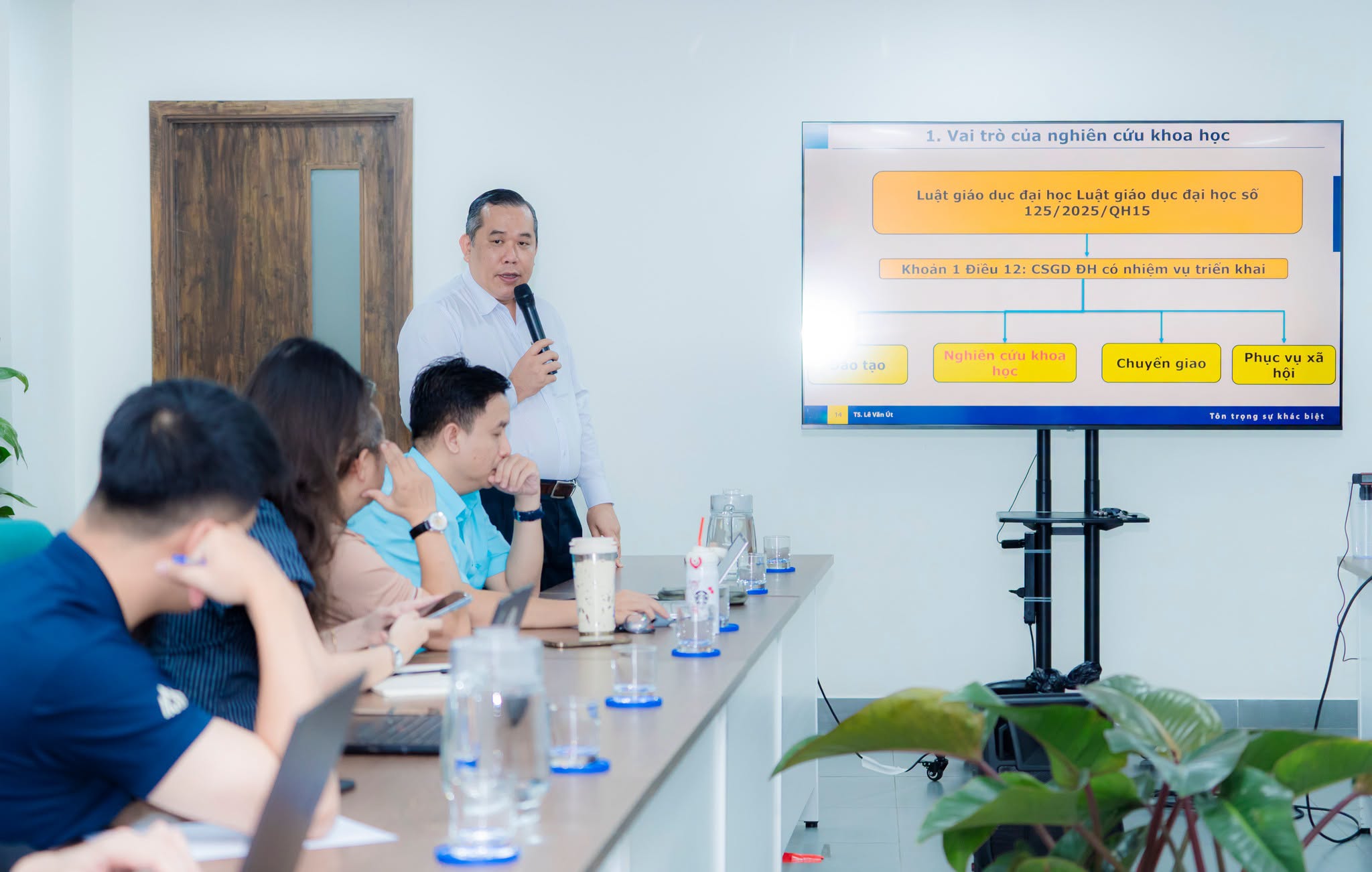 Nghiên cứu Marketing - Truyền thông: Từ năng lực phân tích đến cơ hội công bố quốc tế