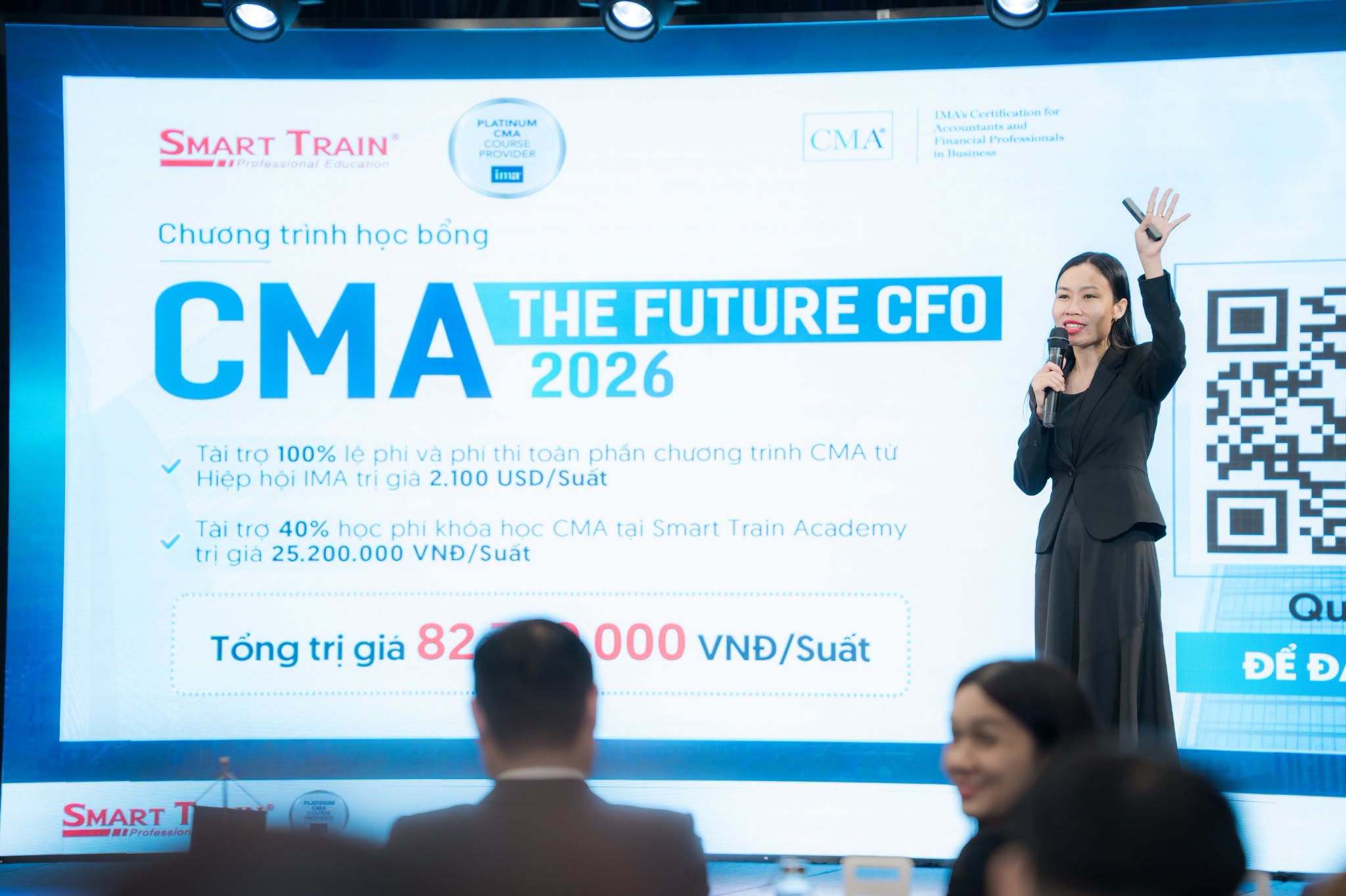 Sinh viên HSU đón đầu xu hướng Kế toán - Tài chính trong kỷ nguyên AI, mở rộng cơ hội với CMA