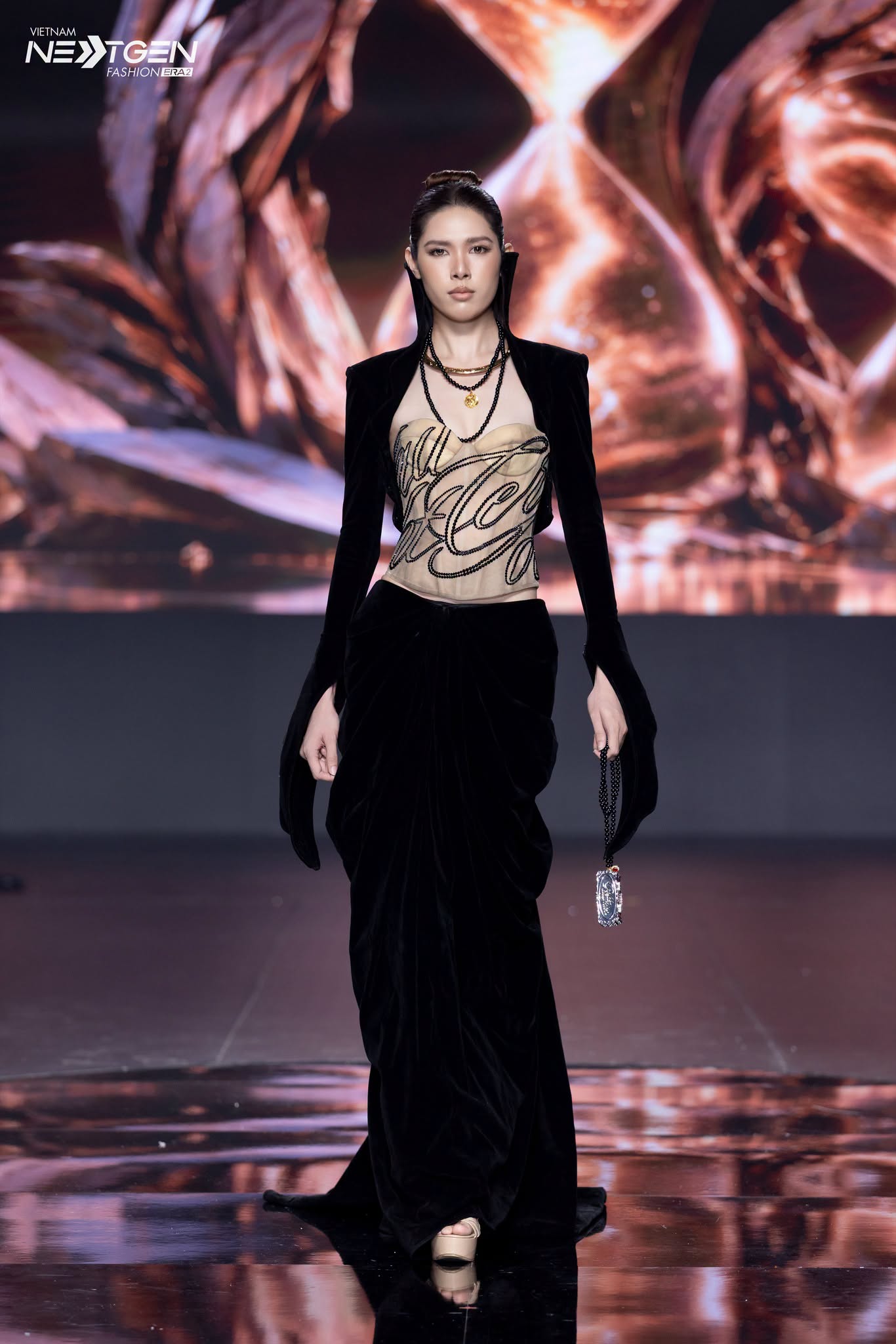 Sinh viên Thiết kế thời trang HSU khẳng định dấu ấn tại Vietnam Next-Gen Fashion Era 2