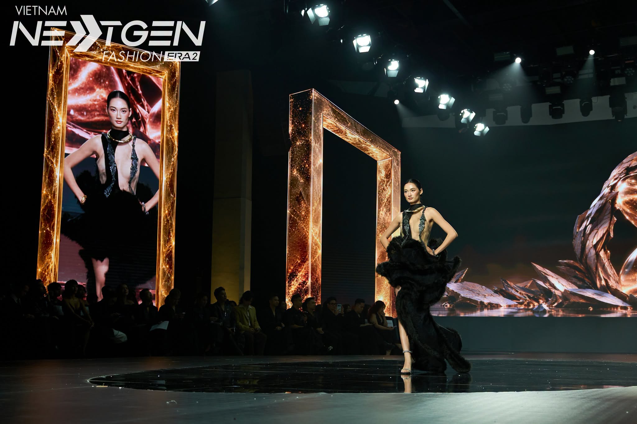 Sinh viên Thiết kế thời trang HSU khẳng định dấu ấn tại Vietnam Next-Gen Fashion Era 2