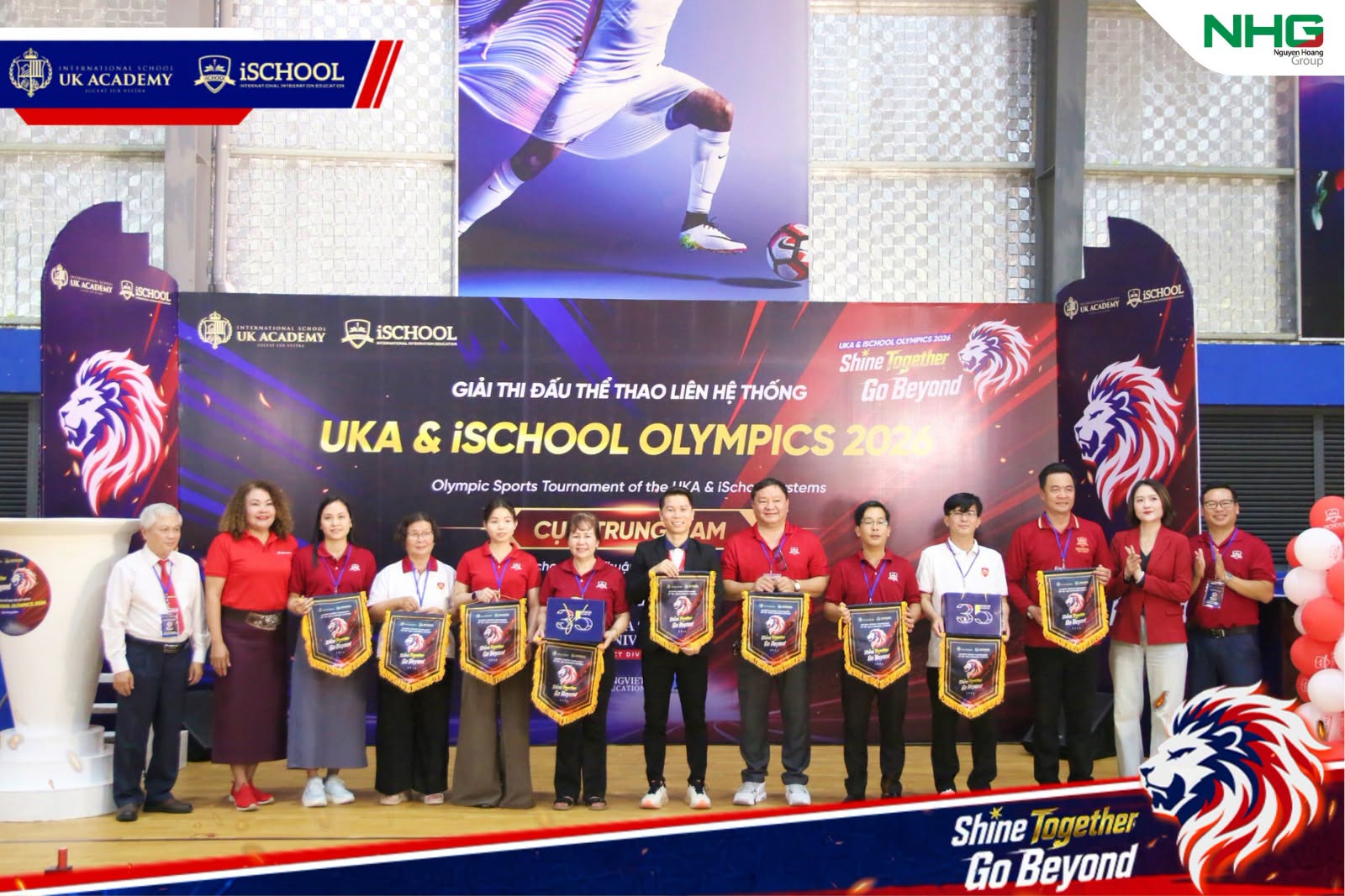 Đại học Hoa Sen trao học bổng 1,25 tỷ đồng ngành Kinh tế thể thao tại UKA & iSchool Olympics 2026