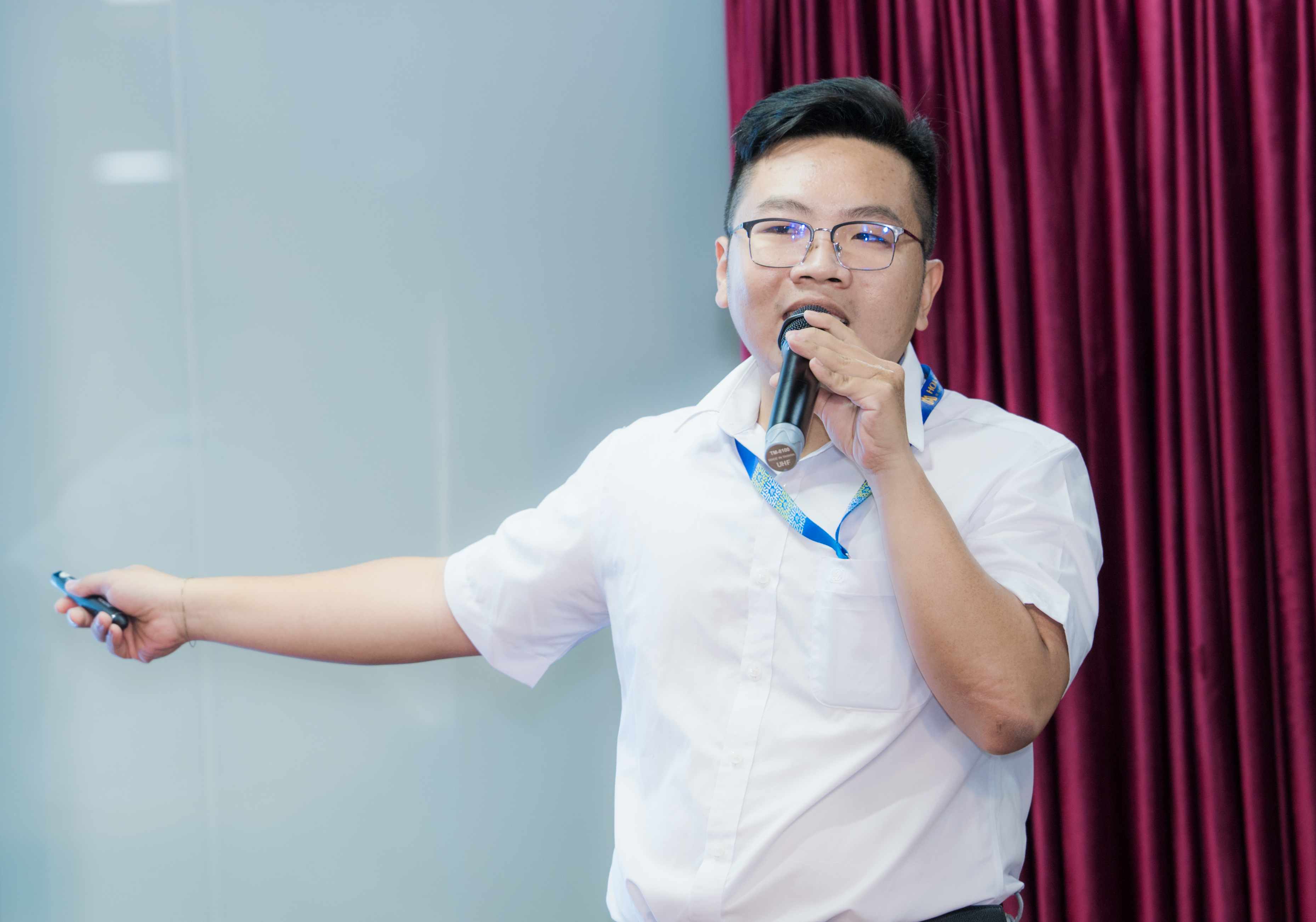 Nghiên cứu khoa học sinh viên HSU: Đừng đợi đủ giỏi mới bắt đầu