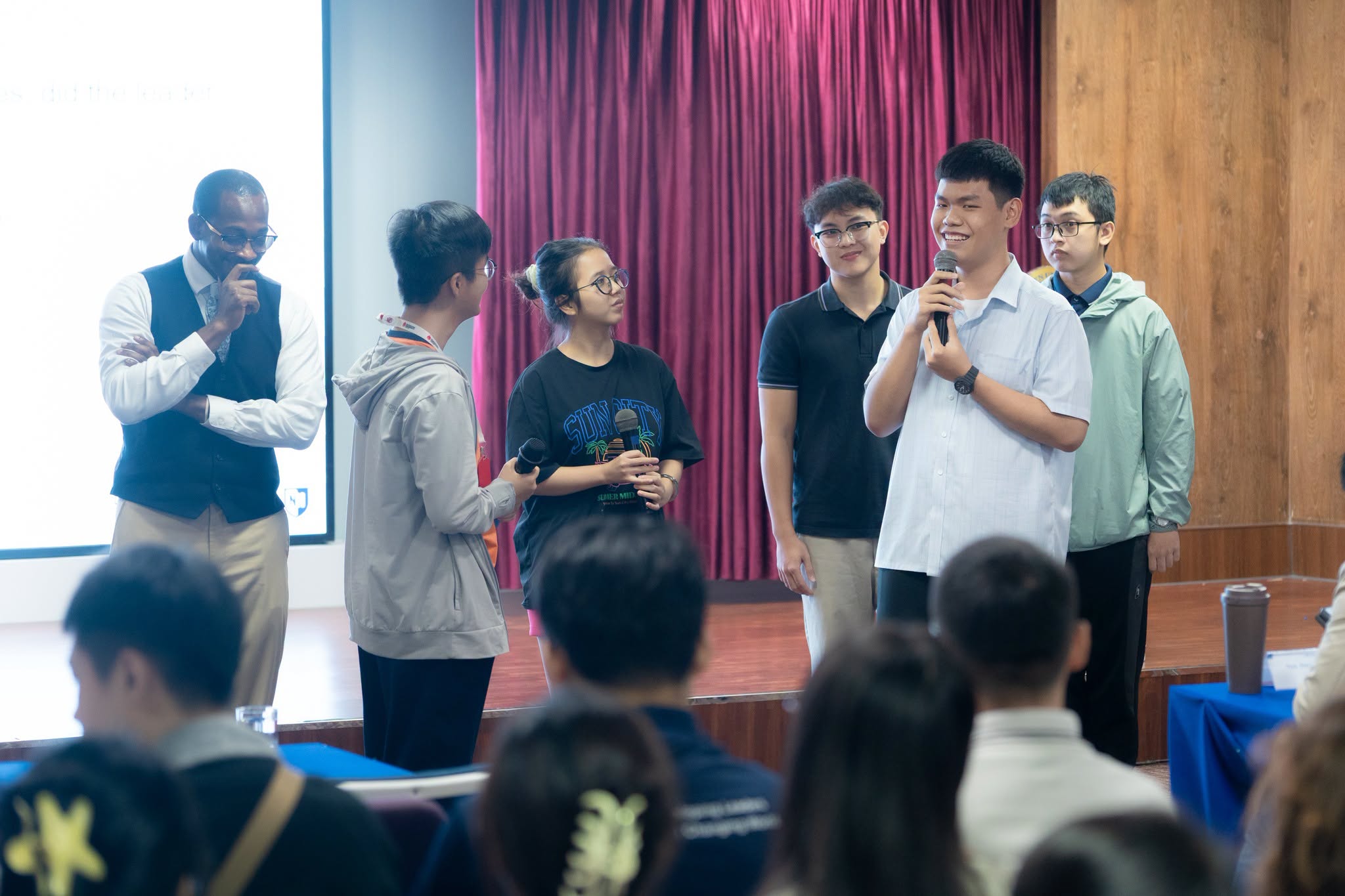 workshop “Four Leadership Skills Every Future Business Leader Needs” do Viện Đào tạo và Hợp tác quốc tế HSU, Viện Anh ngữ và Hội nhập quốc tế HSU cùng EducationUSA thuộc Tổng Lãnh sự quán Hoa Kỳ tại TP.HCM tổ chức.